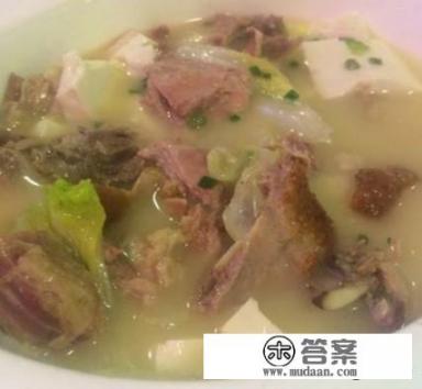 烤鸭吃完后的鸭架怎么做汤？