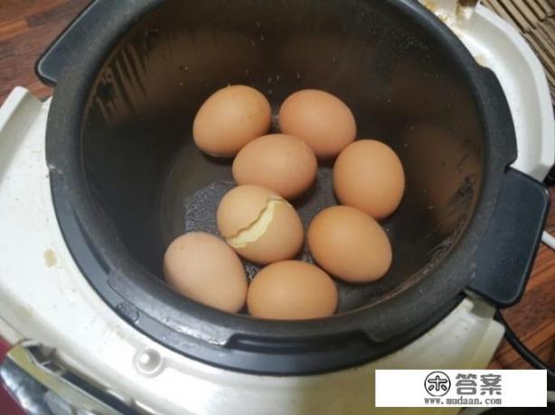 鸡蛋可以放进烤箱直接烤吗？会不会爆炸？