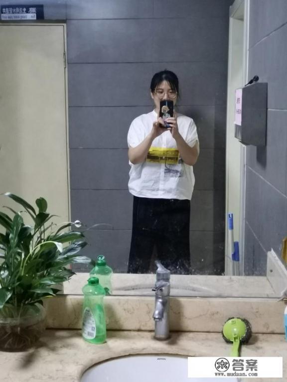 哺乳妈妈夏天适合穿什么样的衣服? 哺乳妈妈夏天适合穿什么样的衣服?