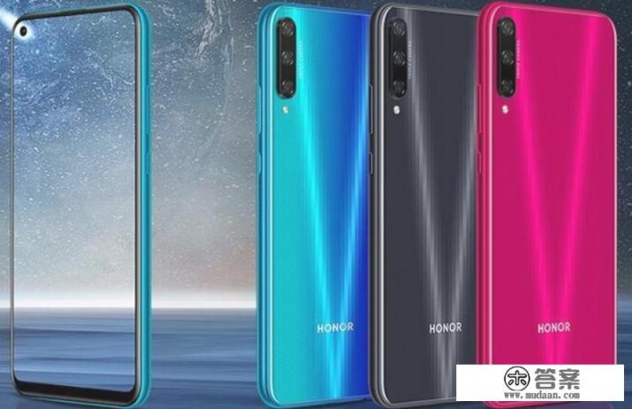 华为荣耀play3后盖是玻璃的吗？