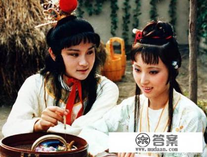 红楼梦中有哪些情节反映出两种婚姻的激烈斗争？