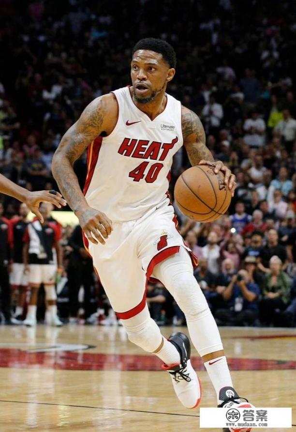 总冠军戒指是一人一个吗？