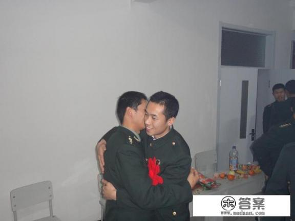 同学会，战友会聚在一起在野外烧烤请问做哪些游戏可以活跃气氛呢？