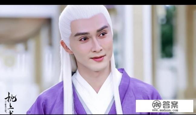 东华帝君为什么救凤九功力失去一半？