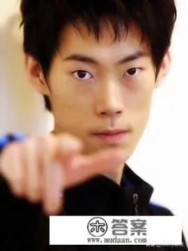 魔兽争霸是什么时候出来的游戏? 魔兽争霸是什么时候出来的游戏?