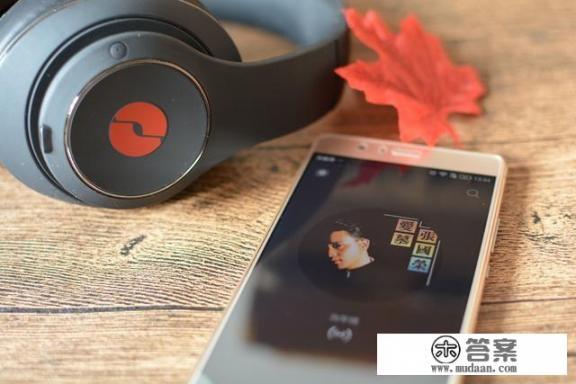 一个蓝牙耳机可以吃鸡听脚步吗？