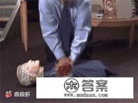 人工呼吸压多少下？