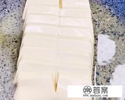 香酥油炸石锅鱼做法? 香酥油炸石锅鱼做法?