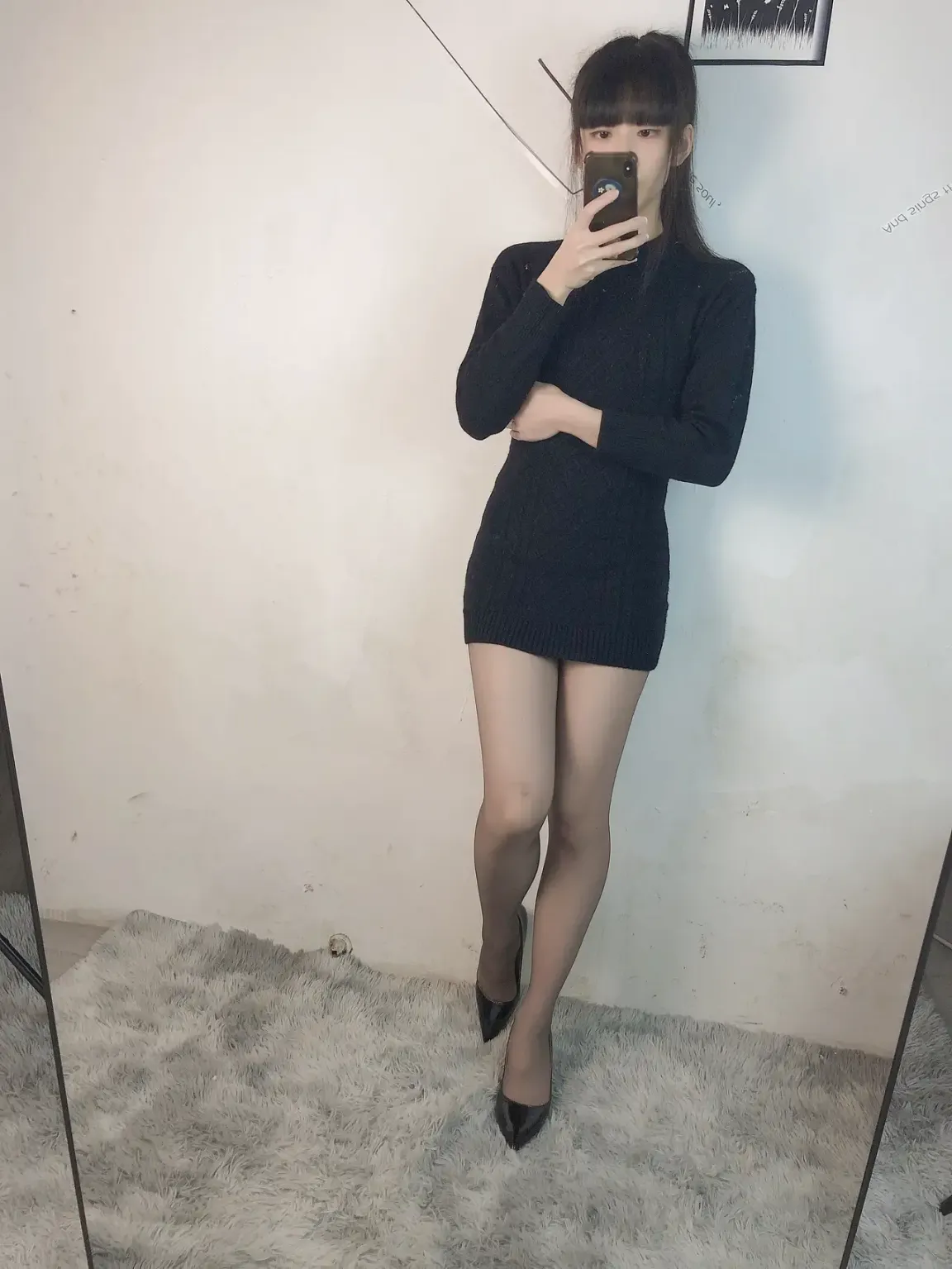 黑色蕾丝裙可以搭配肉色裤袜吗？