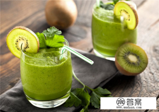 猕猴桃汁怎么榨好喝，鲜榨猕猴桃汁需要兑水吗？