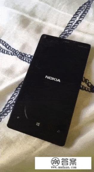 wp8手机lumia 920可以自己改系统把它变成安卓吗？