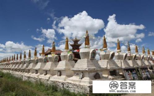 红原月亮湾离瓦切塔林多少公里? 红原月亮湾离瓦切塔林多少公里?