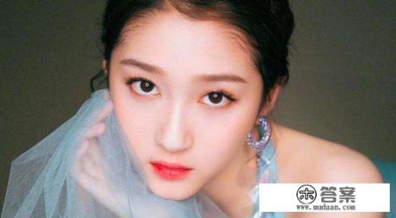 大学生该化妆吗？