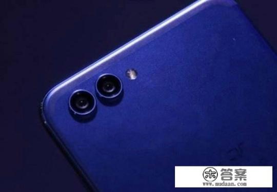 荣耀10和荣耀v10哪个好? 荣耀10和荣耀v10哪个好?