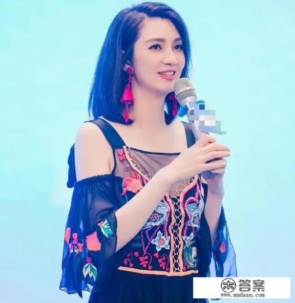 法庭上证人和律师把配偶和兄妹弄错了算是假供吗？