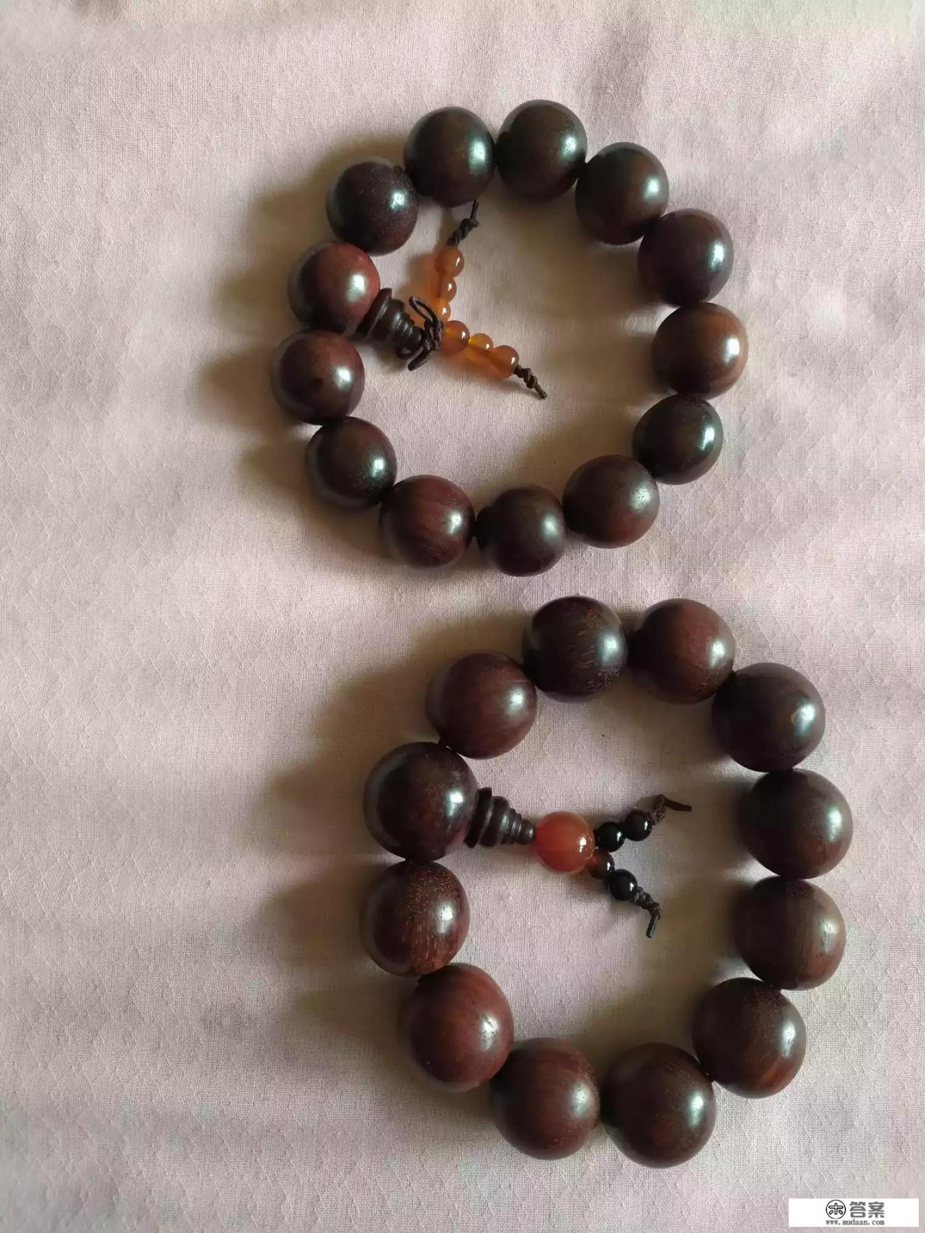 紫檀手串的怎么盘? 紫檀手串的怎么盘?