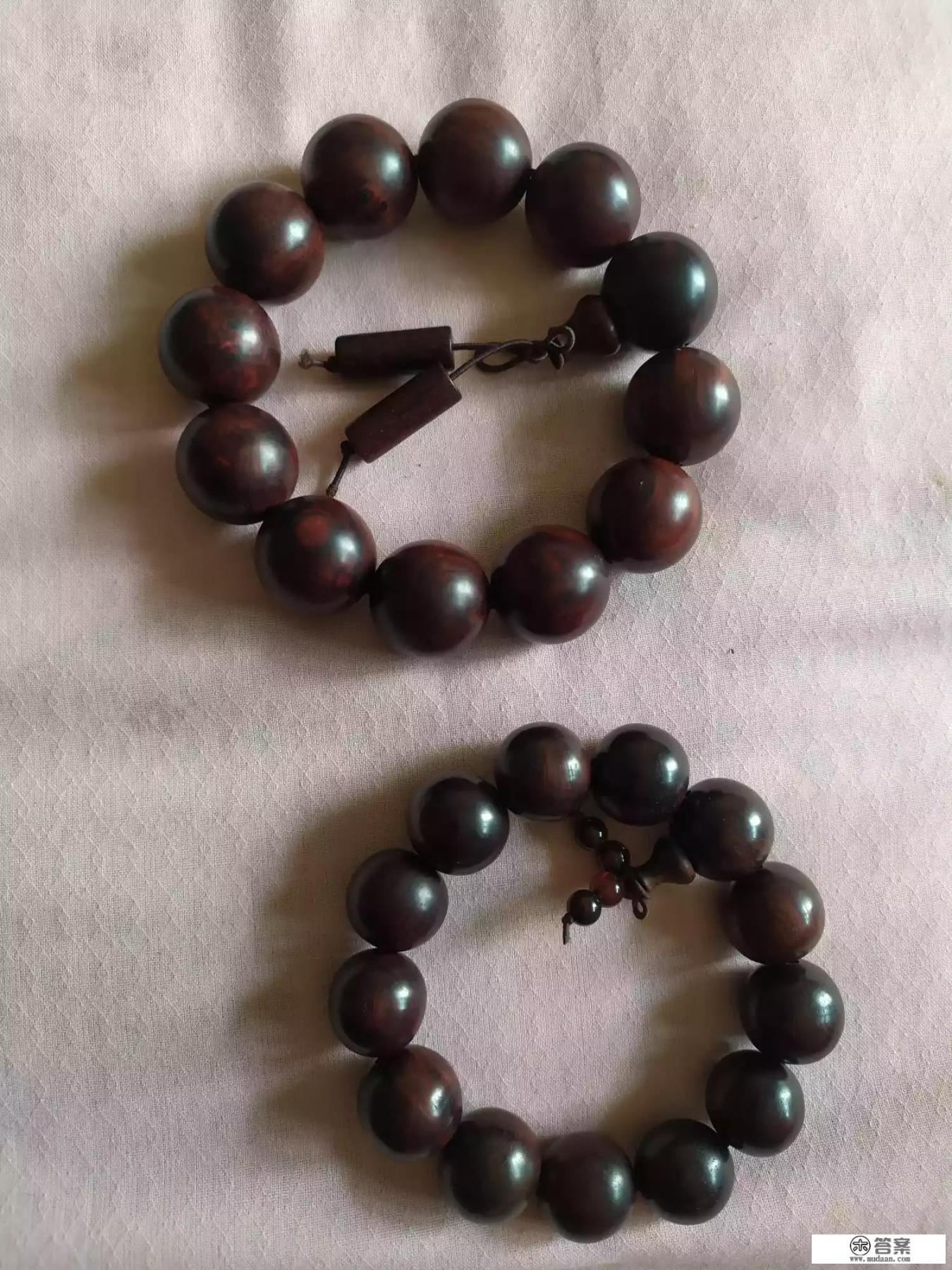 紫檀手串的怎么盘? 紫檀手串的怎么盘?