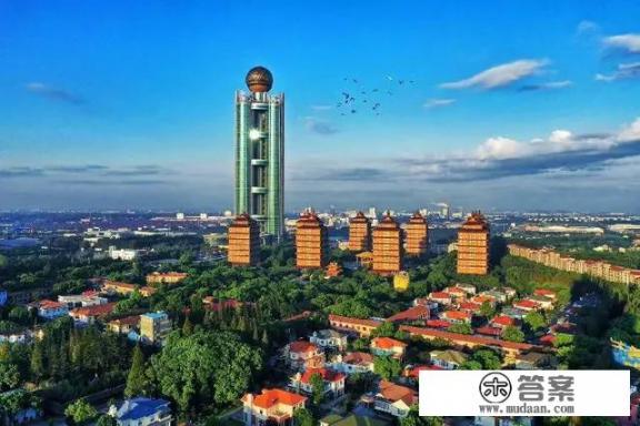 江苏华西村是靠种农田不搞工业企业发达的吗？农村经济怎样发展？