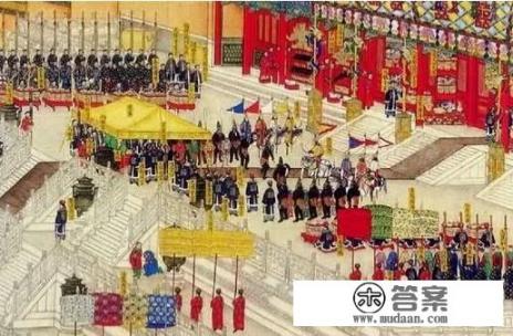 皇宫里过年的时候怎样吃团圆饭？