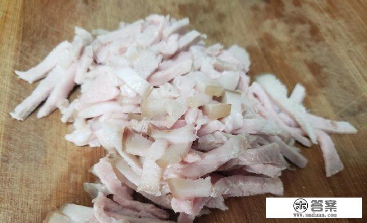 尖椒炒肉丝家常做法? 尖椒炒肉丝家常做法?