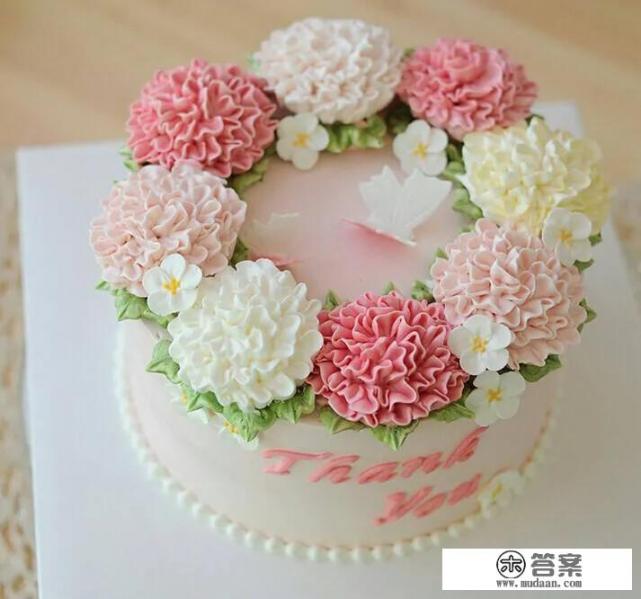 小纸杯蛋糕上奶油怎么裱花？