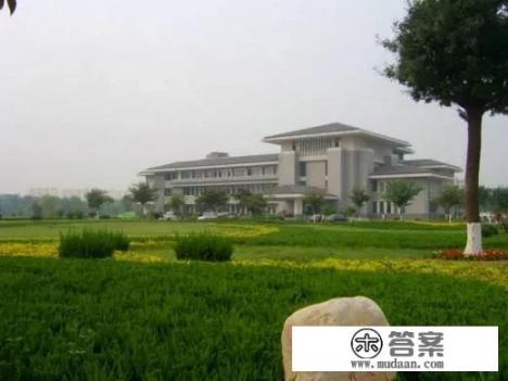 泰安医学院和泰山医学院是一个学校吗？