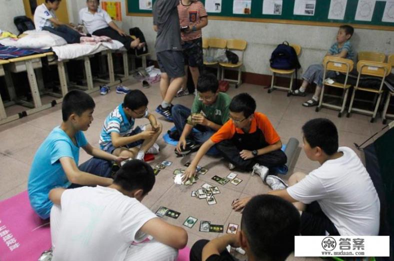 六年级的学生数学课堂上适合做什么游戏? 六年级的学生数学课堂上适合做什么游戏?