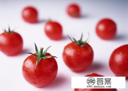 如何去掉红血丝？