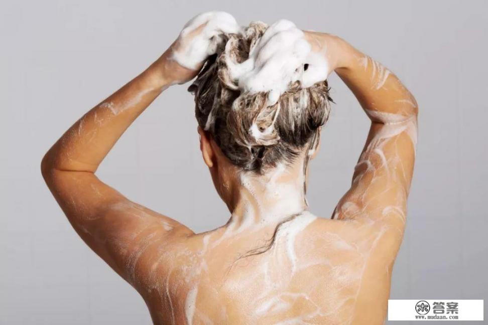 坐月子赶上大热天，多久可以洗头洗澡？坐月子可以瘦肚子吗？