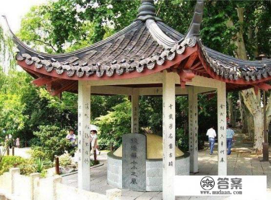 感觉近几年来到杭州西湖旅游的人每天都那么多，西湖到底有什么特别令人留恋的呢？