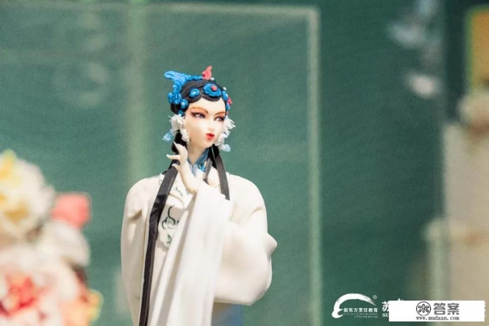 蛋糕学校培训学费多少钱一个月？