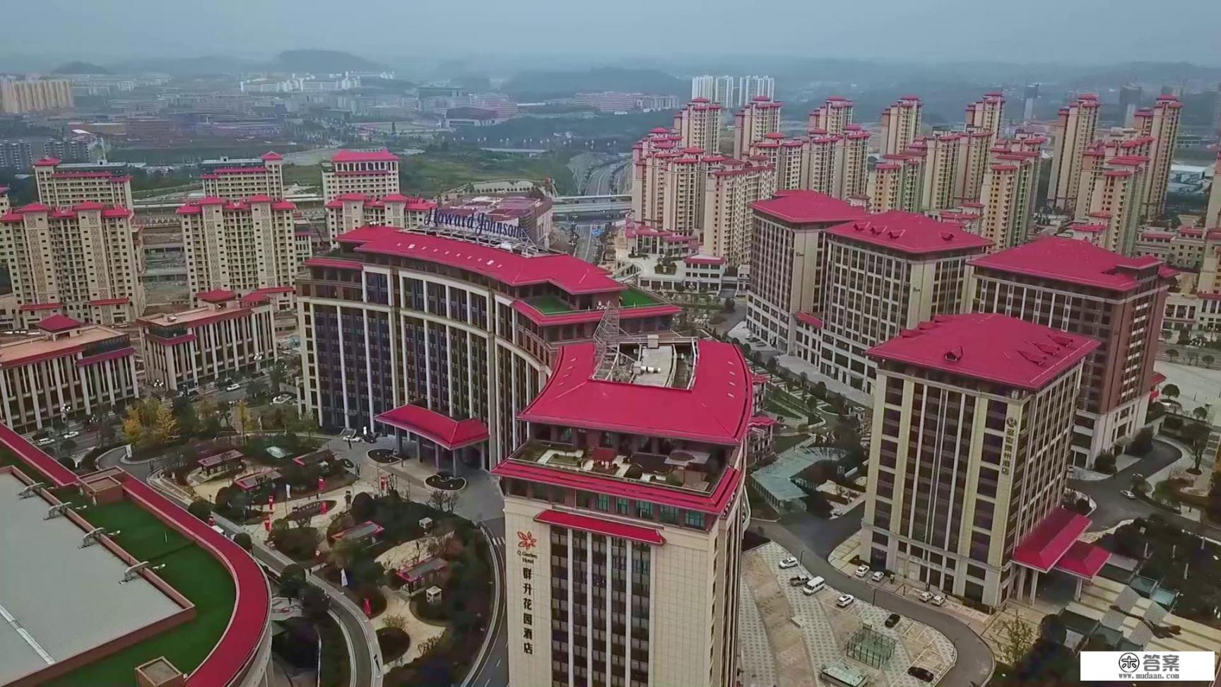 贵阳白云、花溪都有地铁，2号线和3号线，各自未来中心商圈在哪？