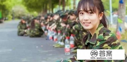 你眼里的大学里生活是怎么样的？