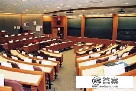 你眼里的大学里生活是怎么样的？