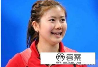 一部很老的动画片，片尾曲的歌词有一句是‘把老师变成娃娃，和我们一起唱歌跳舞’？