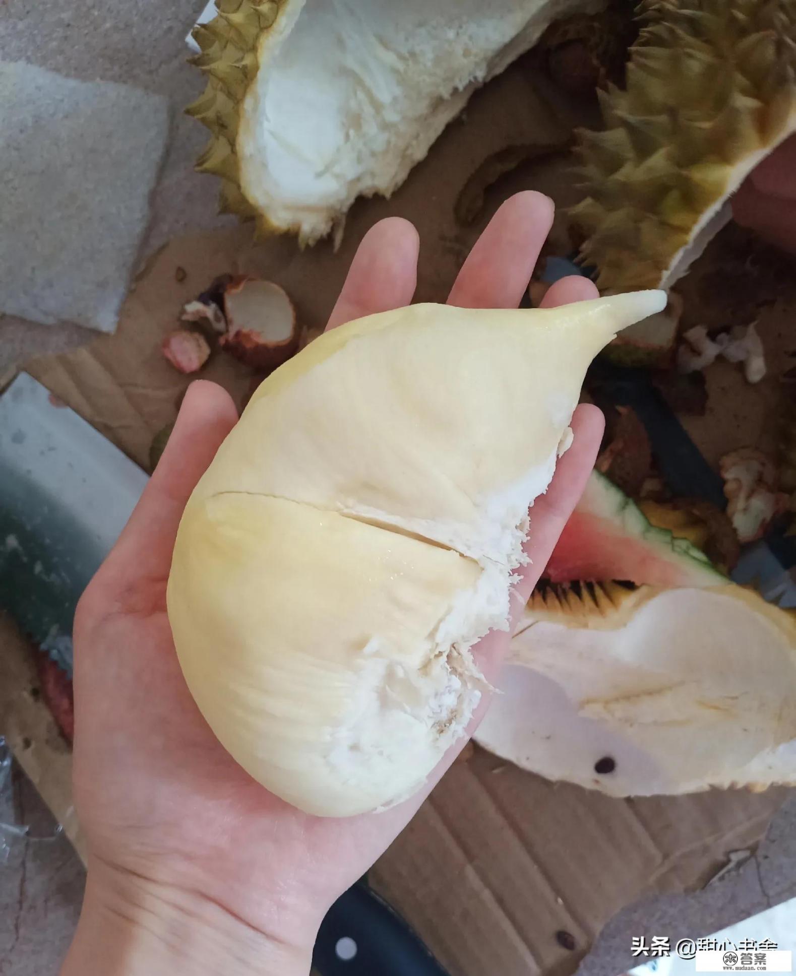 一个榴莲要两百来块，味道还有点臭，可是为什么大家还爱买呢？