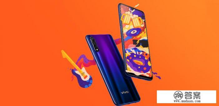 追求大屏、续航、拍照、但不玩游戏，预算1500-2000之间，有什么推荐？