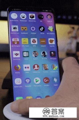 三星Galaxy Z Flip的折叠方式，是不是5G手机时代的高配选择？