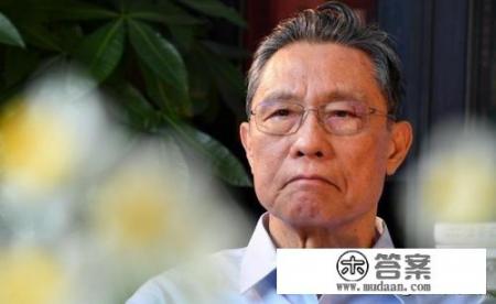 被关在隔离点的密切接触者检测阳性无症状，会传染到工作人员吗？