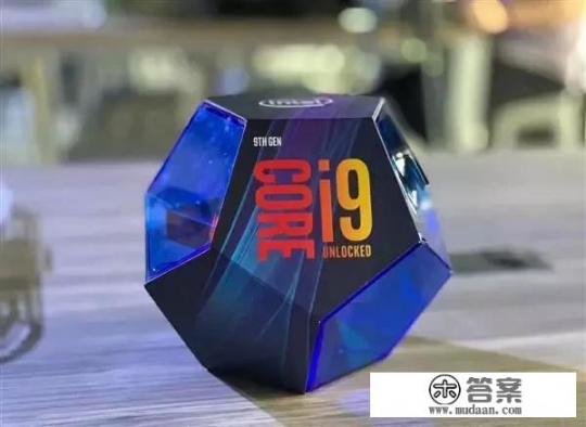 目前玩游戏的最强电脑主机配置是什么？