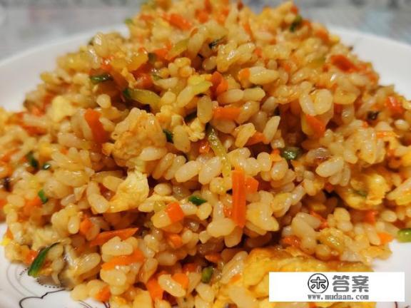 请问饭店做炒饭用的米饭该如何蒸? 请问饭店做炒饭用的米饭该如何蒸?