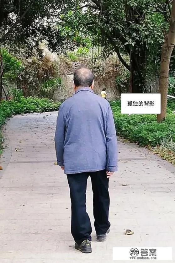 70岁老汉看黄色录像，兴奋过度猝死，老板被索赔60万，怎么判？