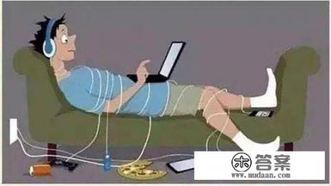 初三学生沉迷手游，反锁门天天熬夜打游戏，不洗澡不洗脚不漱嘴不脱衣，学习下降，怎么办？