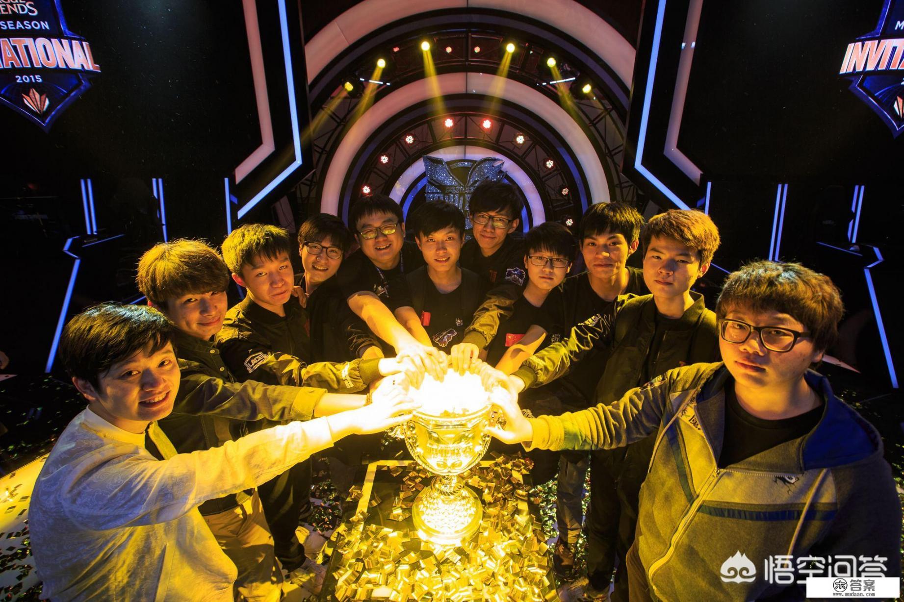 这些卡是不是禁限卡:三幻神、光之创造神——赫尔阿克帝、光之创造神石板、冥界大邪神石板? 这些卡是不是禁限卡:三幻神、光之创造神——赫尔阿克帝、光之创造神石板、冥界大邪神石板?