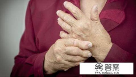 类风湿关节炎的症状及治疗？