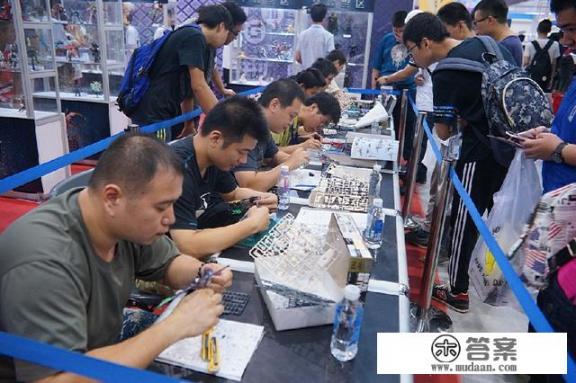 适合“40个人玩的集体游戏”有什么? 适合“40个人玩的集体游戏”有什么?