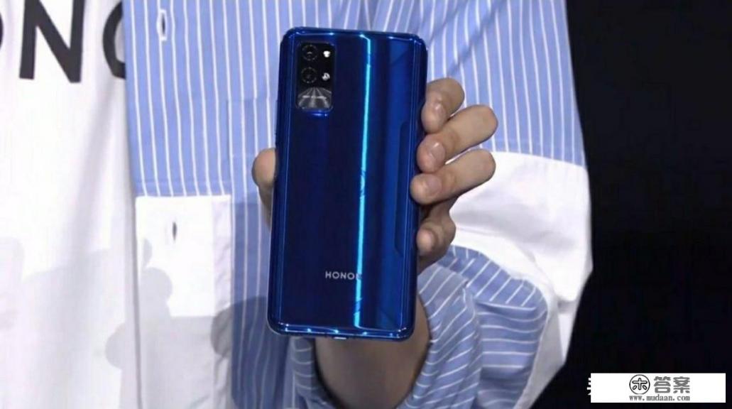 荣耀play4 pro对比华为nova6 5g哪个好? 荣耀play4 pro对比华为nova6 5g哪个好?