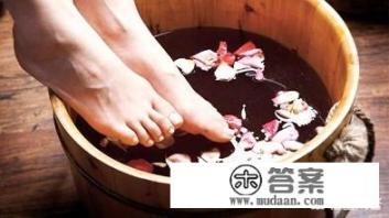 什么时候泡脚最补肾？泡多久最合适？