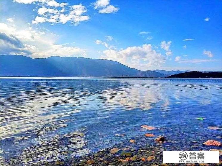 湖南张家界，贵州干户苗寨和云南大理，哪个更适合8月份去旅游？