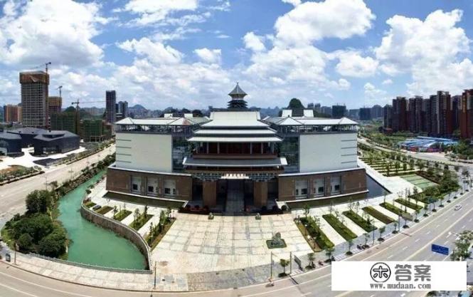 请问现在六月份适合去桂林旅游吗？看天气预报一直下雨啊？